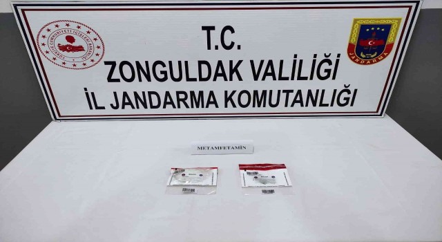 Jandarmanın durdurduğu araçtan uyuşturucu çıktı