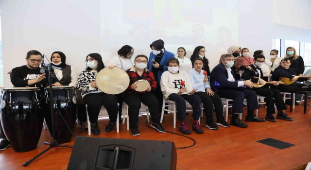 Kağıthanenin özel çocukları yetenekleriyle herkese hayran bıraktı