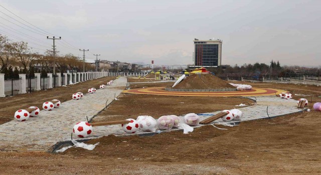 Karamanda Mehmet Akif Ersoy Parkının ikinci etap çalışmaları başladı