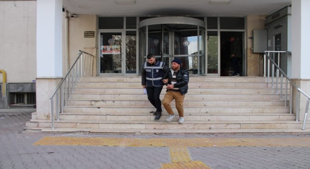 Kasten öldürme suçundan aranan şahıs polisten kaçamadı