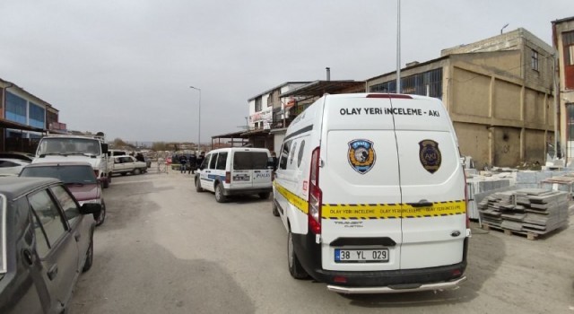 Kayseride bir şahıs tabancayla kendini yaraladı