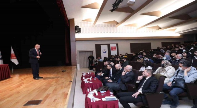 Keçiörendeki gençlere Avrupadaki ücretsiz fırsatlar anlatıldı