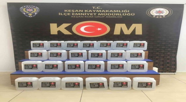 Keşanda bir otomobil içinde litrelerce etil alkol ele geçirildi