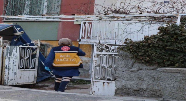 Kirayı almaya geldi, kiracısını ölü buldu