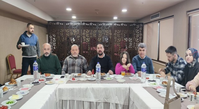 Kızılay yönetimi gençlerle kahvaltıda buluştu