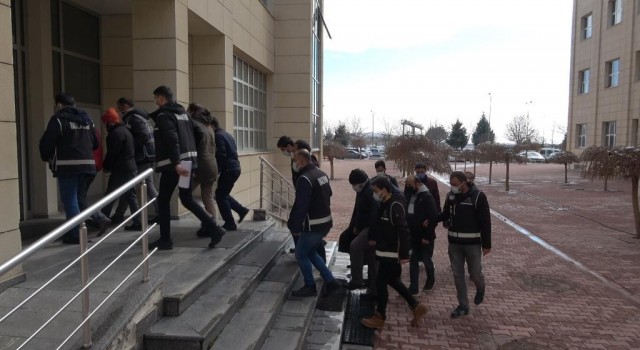 Konya merkezli FETÖnün mahrem ve rehberlik yapılanmasına operasyon: 9 gözaltı