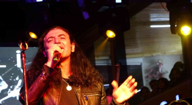 Kozanda Murat Kekilli konserine yoğun ilgi