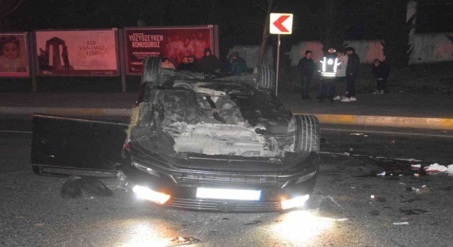 Küçükçekmecede otomobil takla attı: 1i ağır 6 kişi yaralandı