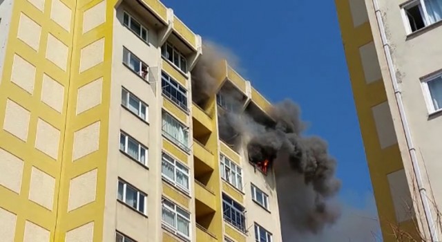 Küçükçekmecede yangın paniği