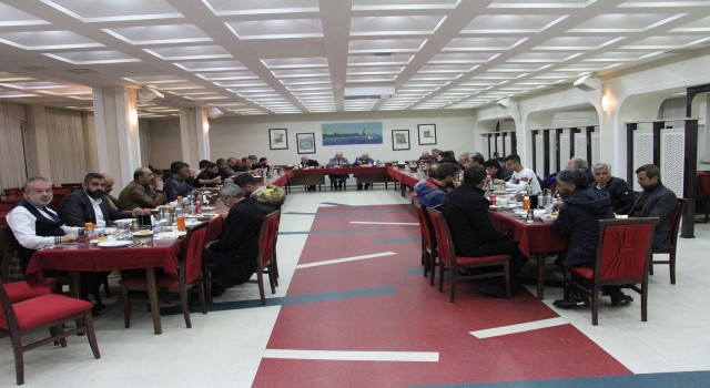Küçükmeral ‘Adayım dedi