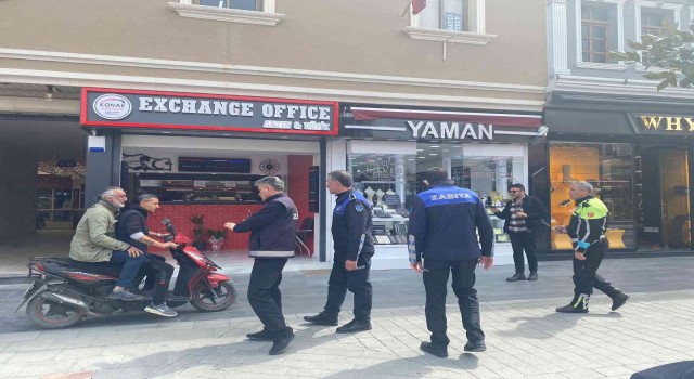 Kuşadasında polis ve zabıtadan motosiklet denetimi