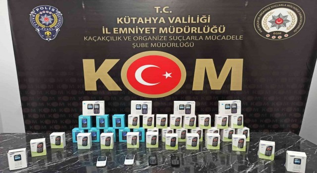 Kütahyada 43 adet kaçak cep telefonu ele geçirildi