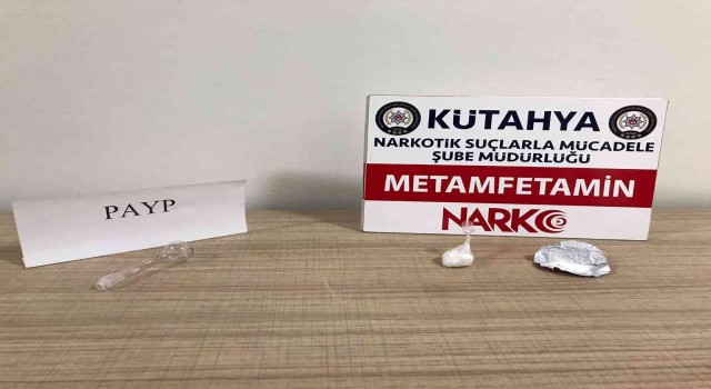 Kütahyada uyuşturucu kullanan ve bulunduran 10 kişi yakalandı