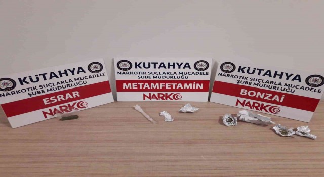 Kütahyada uyuşturucu operasyonu: 3 gözaltı