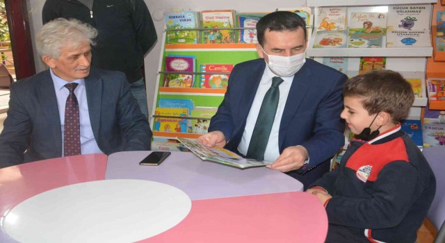 Kütüphaneye hayat katanlar ödüllendirildi