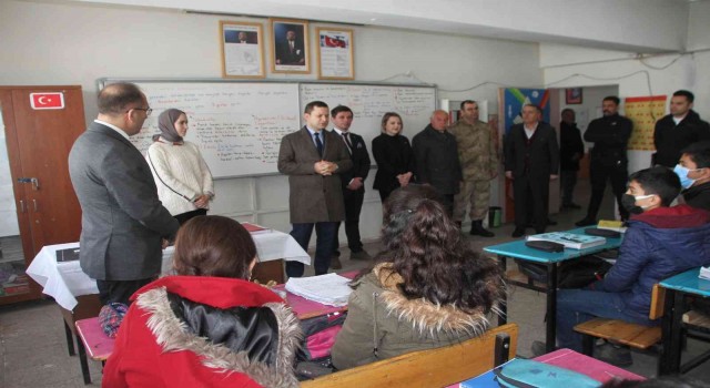 Malazgirt Kaymakamı Demirerin köy ziyaretleri sürüyor