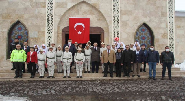 Malazgirtli öğrencilerden ‘18 Mart gösterisi