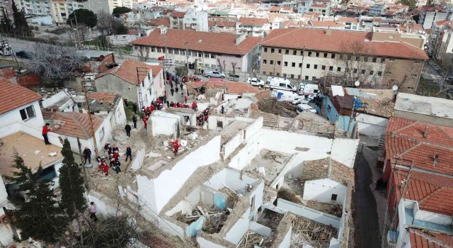 Manisada deprem tatbikatı gerçeği aratmadı