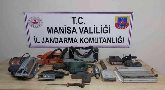 Manisada hırsızlık zanlısı 2 kişi tutuklandı