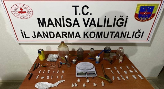 Manisada uyuşturucu operasyonu: 4 gözaltı