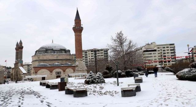 Mart ayının sonlarında kent yeniden beyaza büründü