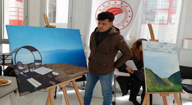 Maviyle yeşilin buluştuğu şehrin güzelliklerini tuvale taşıdılar