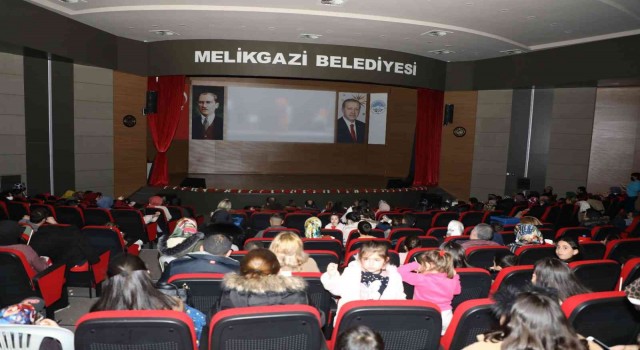 Melikgazide çocukların sinema keyfi devam ediyor