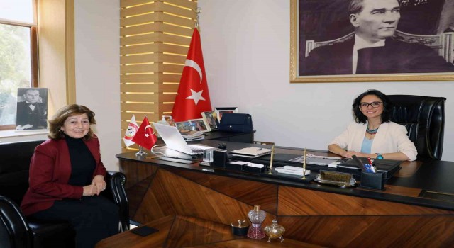 Menteşede Başkanlık koltuğu kadın meclis üyesine emanet