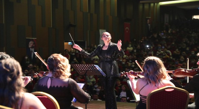 Merkezefendi Belediyesi Oda Orkestrası ve Korosundan muhteşem konser