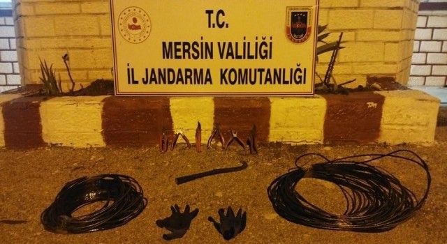 Mersinde kablo hırsızlığı zanlıları yakalandı