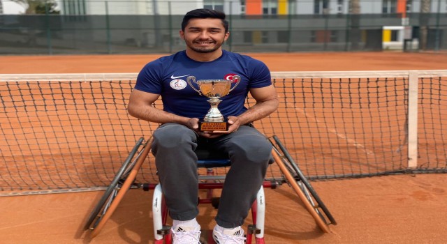 Mezitli Belediyesi sporcusu Ahmat Kaplandan teniste büyük başarı