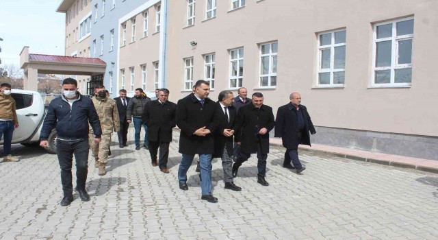 Milletvekili Arvastan Muradiyeye ziyaret