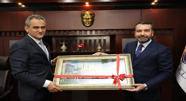 Milli Eğitim Bakanı Özerin Elazığ ziyareti
