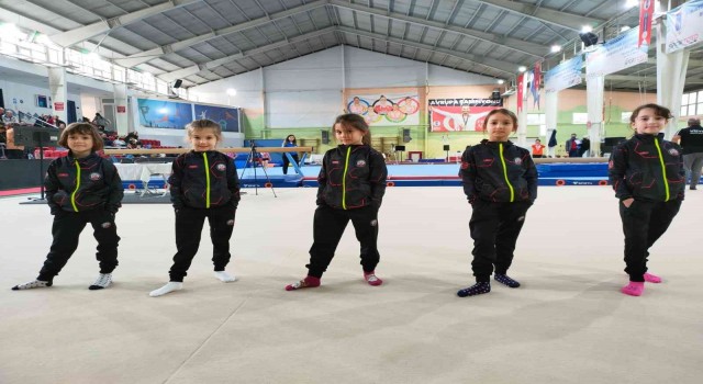 Minik cimnastikçilerden büyük başarı