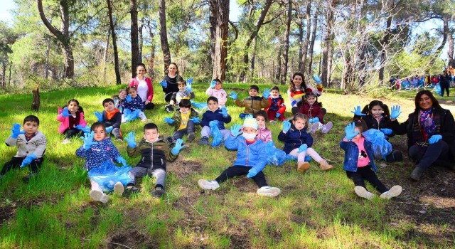 Minik öğrenciler, doğada çevreyi temizledi