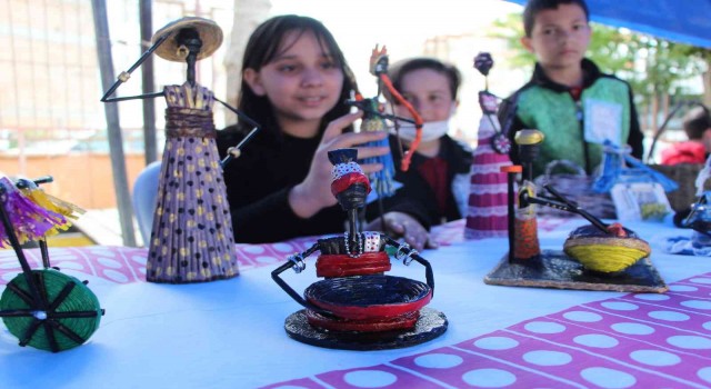 Minikler geri dönüşüm malzemelerine hünerlerini işledi
