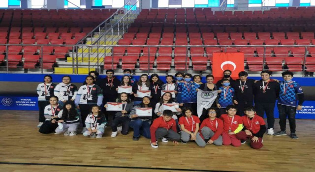 Muğla, satrançta Burdurda 5 takımla final hakkı kazandı