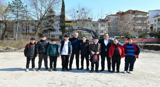 Mustafakemalpaşaya yeni okul