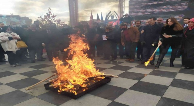 Nevruz ateşi Keçiörende yandı, büyükelçiler üzerinden atladı
