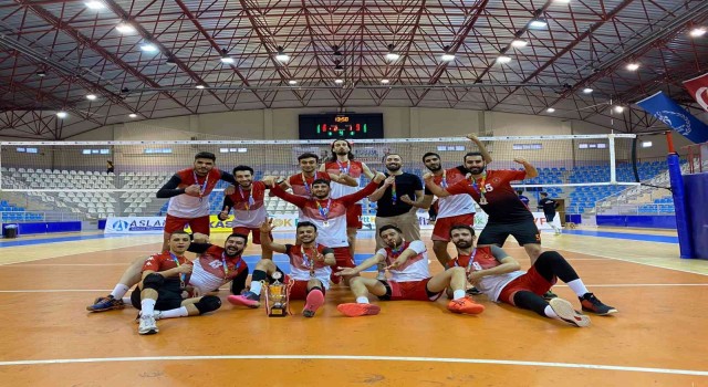 NEVÜ Erkek Voleybol Takımı 1. Lig Müsabakalarında 2. oldu