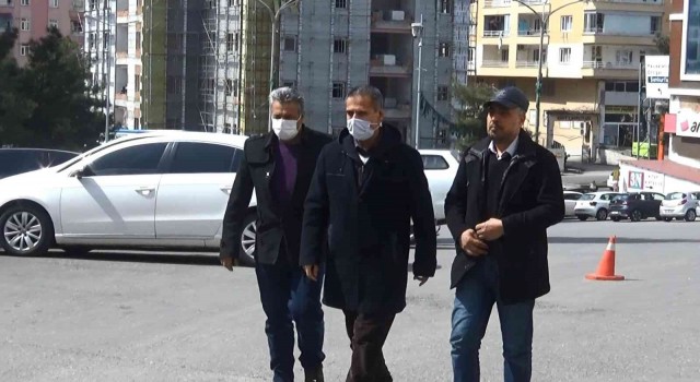 Oğlunun karaciğeriyle yaşayan baba, HDPden oğlunu isteyerek evlat nöbetine katıldı