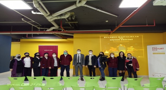 Öğrenci ve yurt personeline hijyen eğitimi verildi