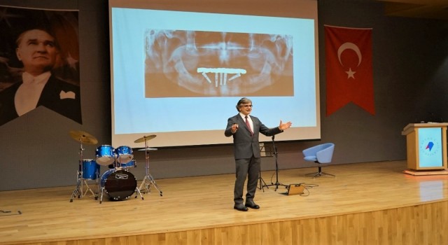 Öğrenciler, farkındalık için Ağız ve Diş Sağlığı Günü etkinliğinde bir araya geldi