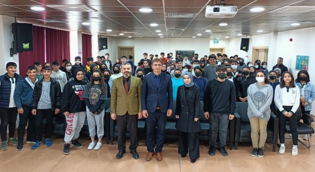Öğrencilere avukatlık mesleği anlatıldı