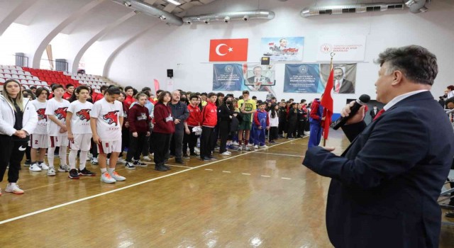Okul Sporları Basketbol Yıldızlar Yarı Final Müsabakaları başladı