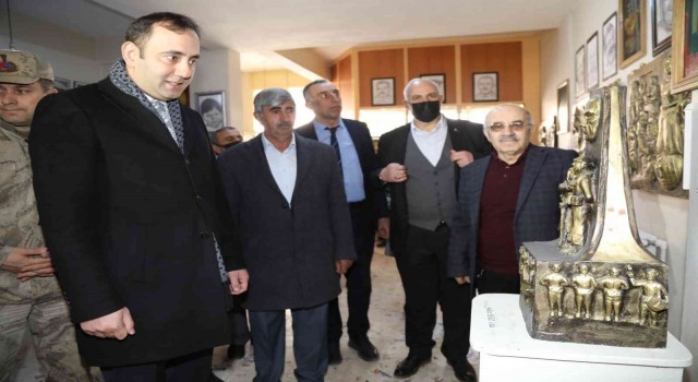 Oltuda rolyef sergisi açıldı