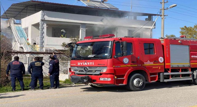 Ortacada yangın çıkan ev kullanılamaz hale geldi