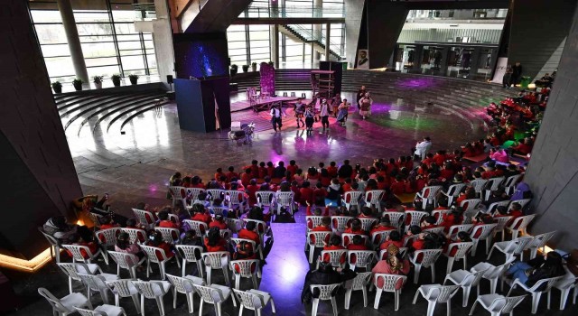 Osmangazide “Tıngır Mıngır Ülke” çocuklarla buluştu