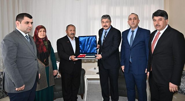 Osmaniye Valisi Yılmaz, şehit ailesini ziyaret etti