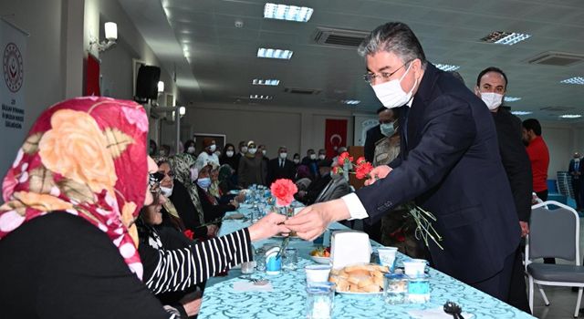 Osmaniye Valisi Yılmaz’dan Huzurevi sakinlerine ziyaret